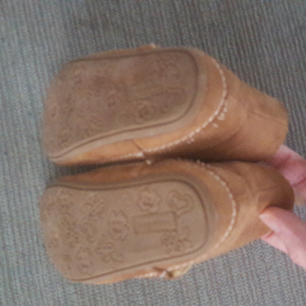 Baby booties - Picture 2 of 3